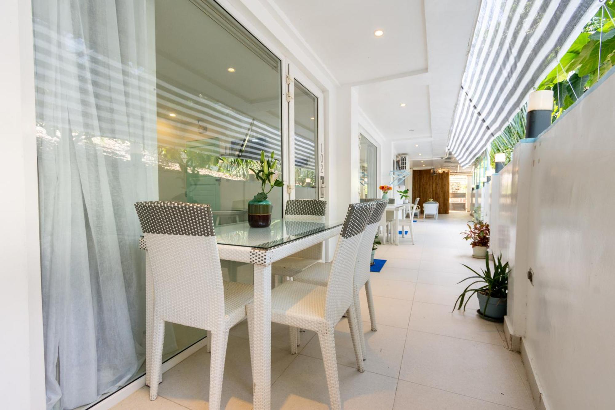 Indila Boracay Resort 3*