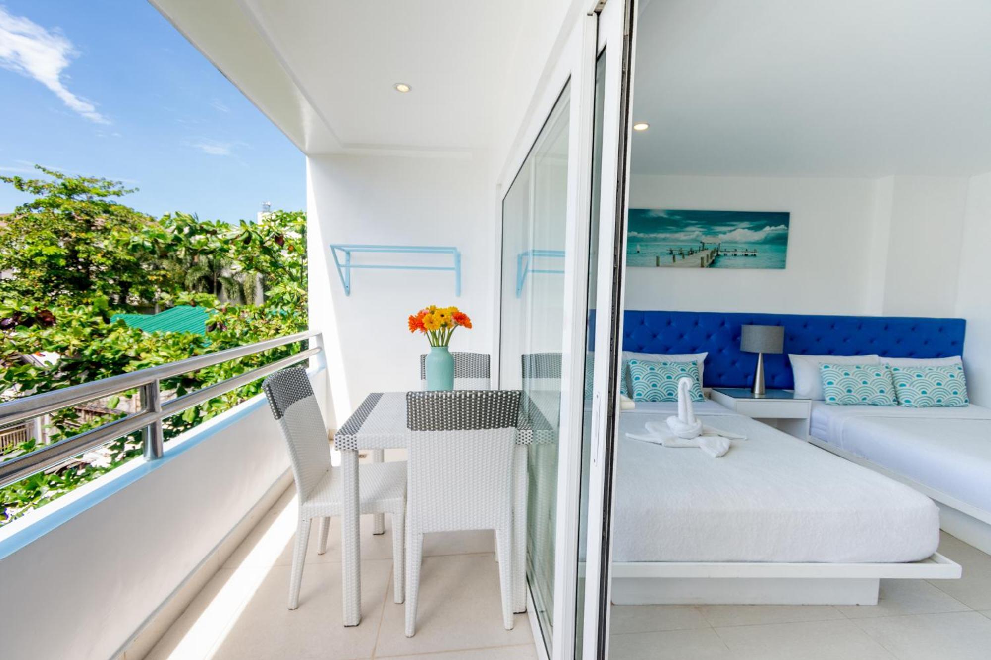 Indila Boracay Resort 3*